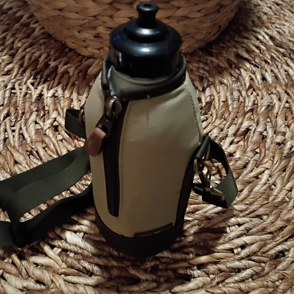 Eddie Bauer Insulated Water Bottle Carrier Bag with Shoulder Strap Tan Green